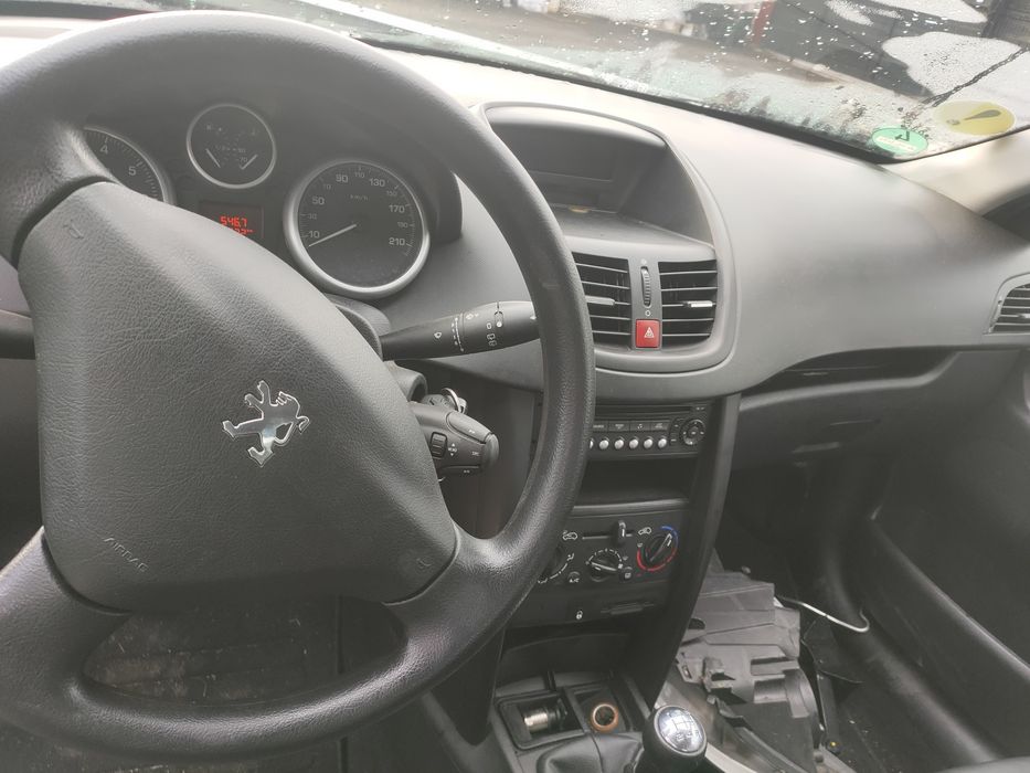 Dezmembrari ușa haion stop oglinda punte scaune ceasuri  Peugeot 207