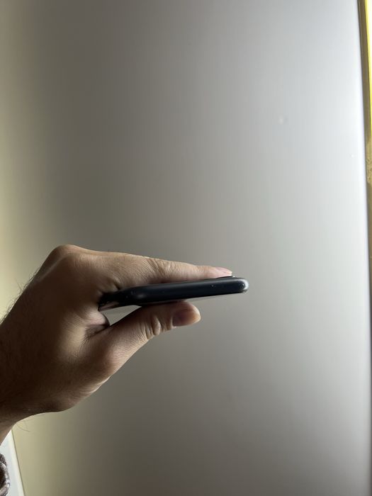 Продам IPhone 11 64gb