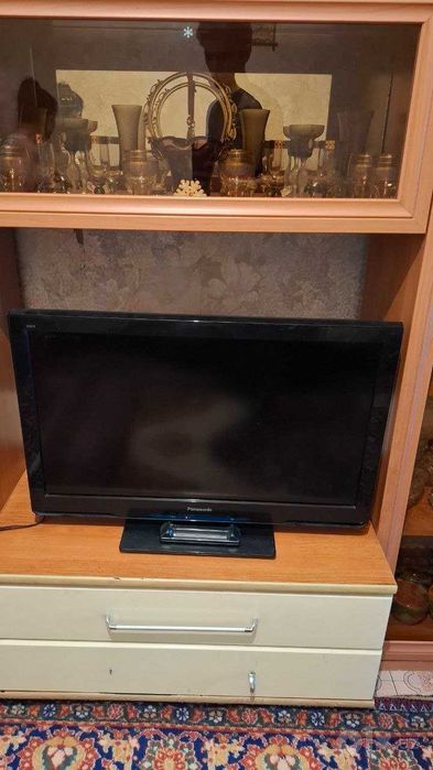 Телевизор PANASONIC TX-LR32U3  (2011 года) Б.У