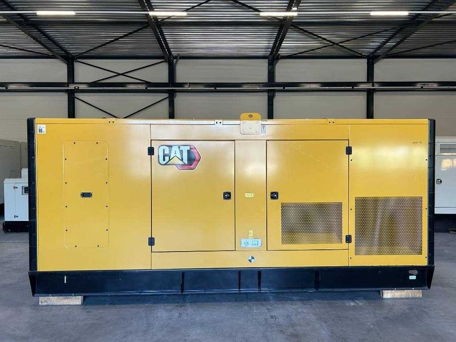 Generator Caterpillar industrial 400 kVA 500 kVA 600 kVA 800 kVA 1000 kVA pentru port nave santier naval uz 24h productie continua