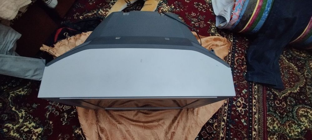 LG Flatron, в хорошем состоянии, работает.