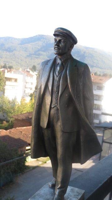 Детайлна статуетка на Ленин