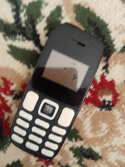 Простой телефон продам