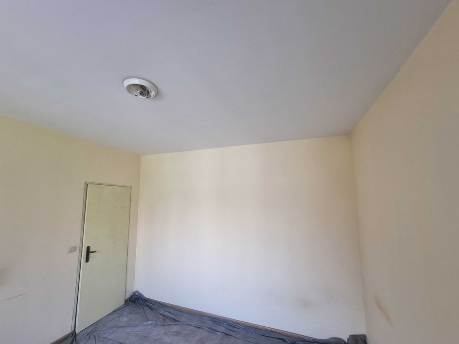 Двустаен апартамент за продажба в саниран блок в кв. Струмско