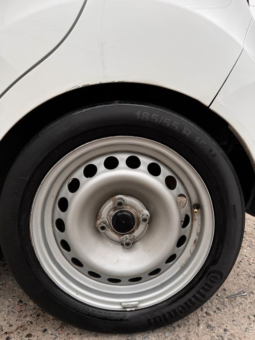 15 sery cobilt qoqon sotiladi  2 ta balon tiwi pasro 2 tasi yaxw 2