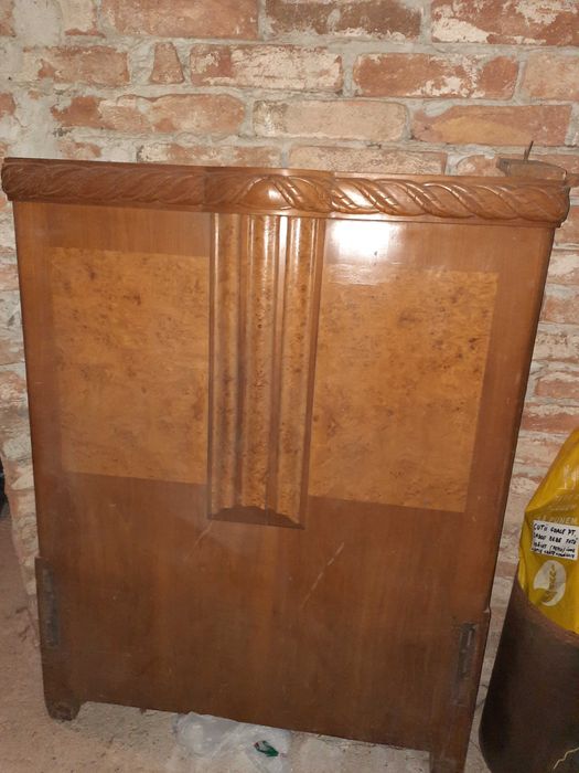 Mobilier vechi, peste 80 de ani, pt reconditionare
