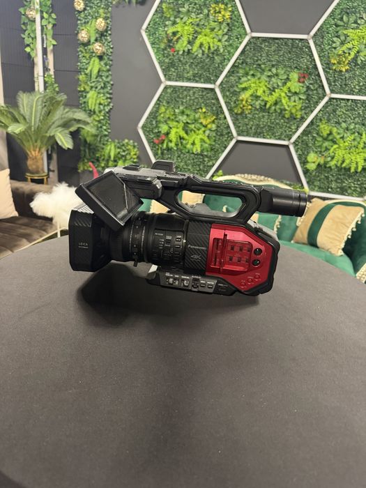 Panasonic AG-DVX200 (DVX200) 4K Professional  Handheld Camcorder