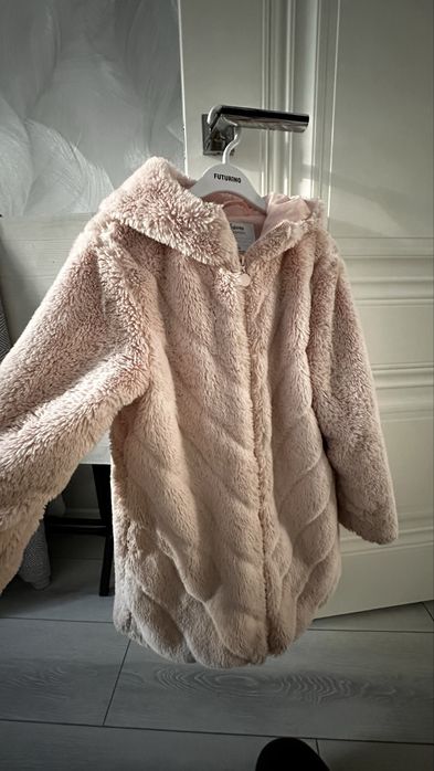 Продам куртки для девочек