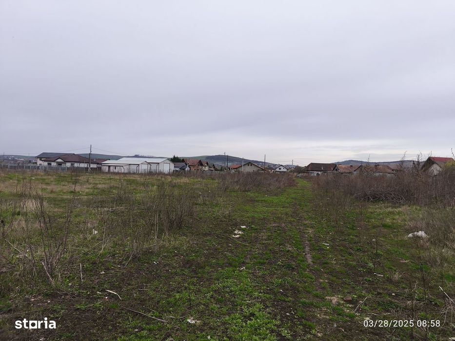 Teren drept  19059 mp - toate utilitățile - asfalt - Sancrai