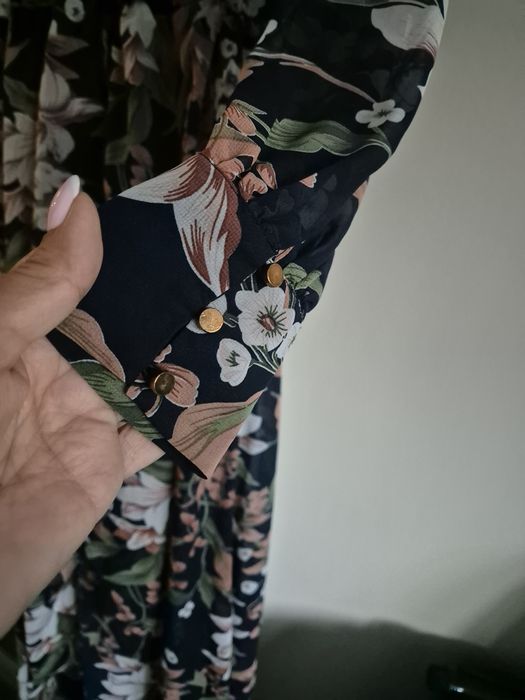 Рокля  за  повод