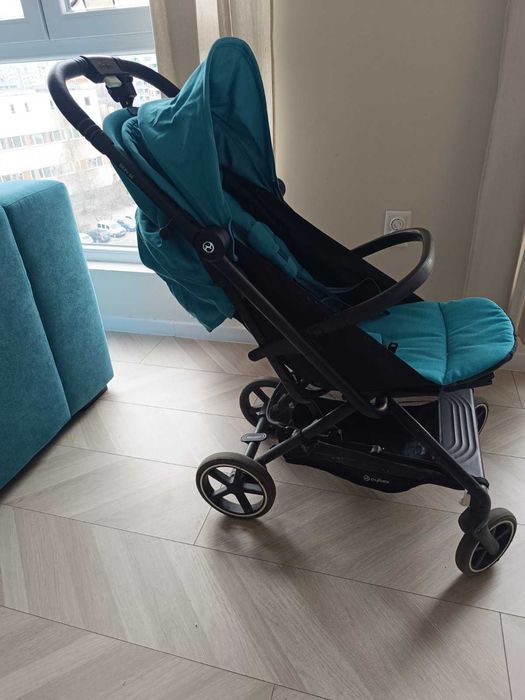 Лятна количка Cybex EESY S – компактна и удобна