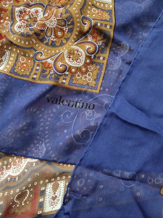 Valentino sal de matase