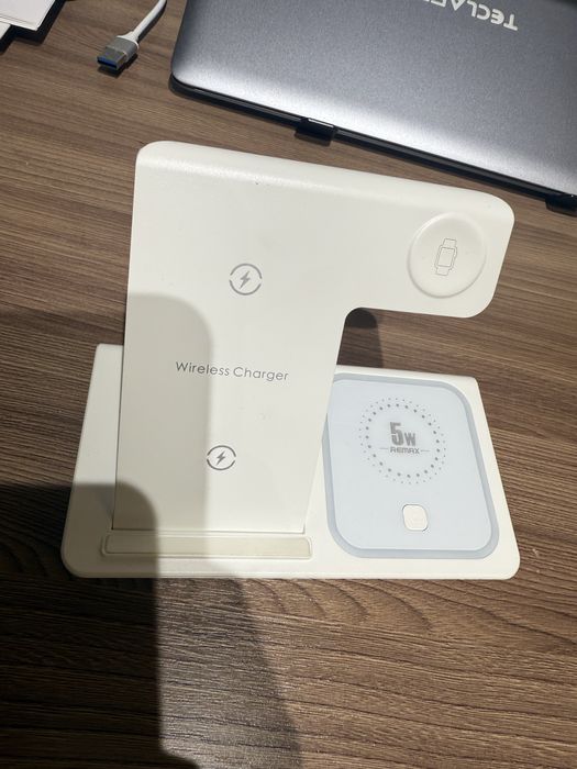 Зарядка телефона, наушников, часов Apple