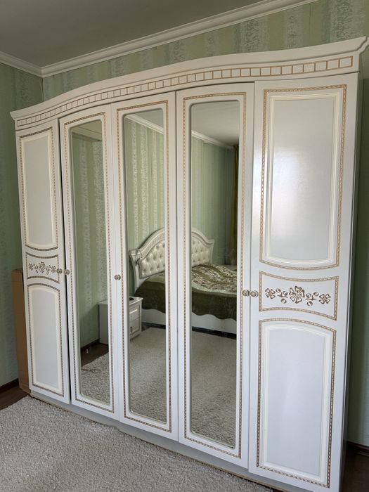 Спальный гарнитур