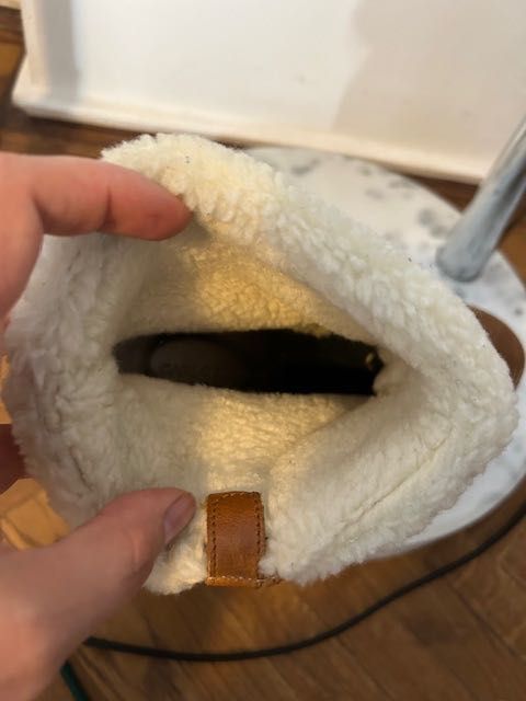 03. Cizme Camel noi piele întoarsă,blana naturală Italia  40/41