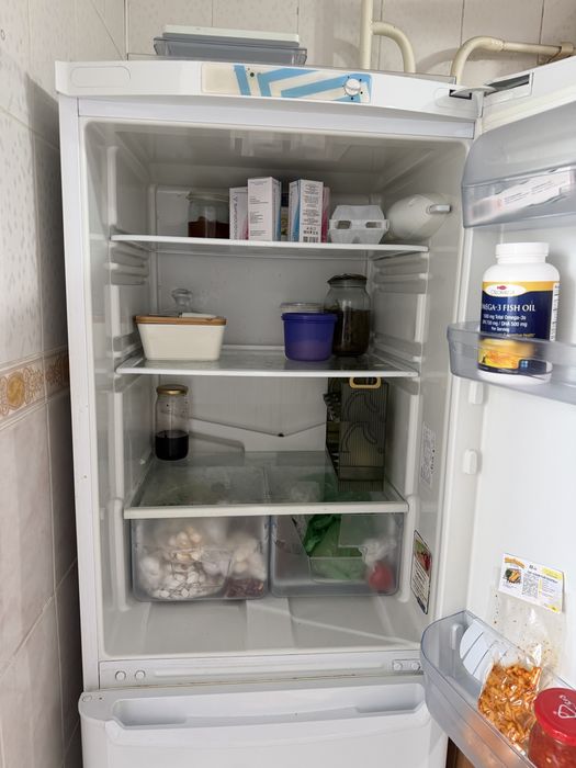 Продам холодильник Indesit