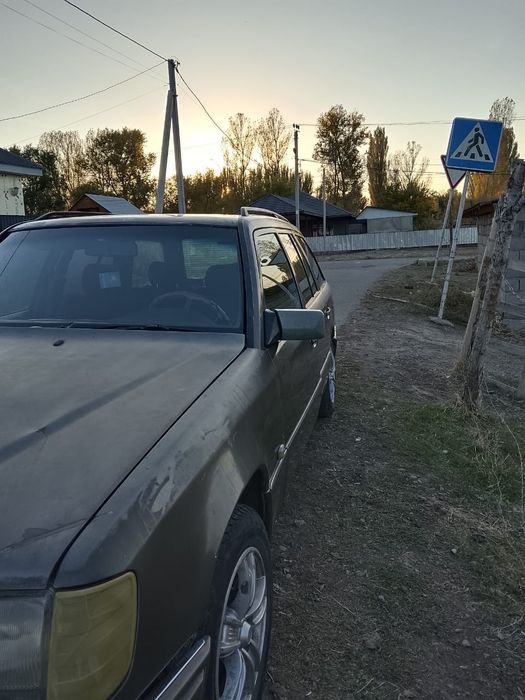 Машина Мерседес .