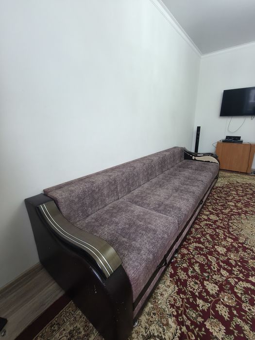 Продаю диван в хорошем состояний