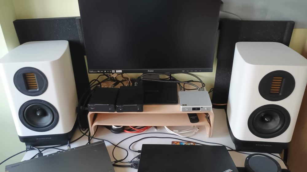 Wharfedale EVO 5.1 Hi-Fi аудиофилски тонколони AMT Tweeter Kevlar стерео букшелф домашно кино бели – като нови