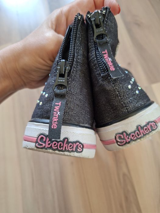 Skechers Twinkle Toes – детски светещи кецове №33 (20.5 см)