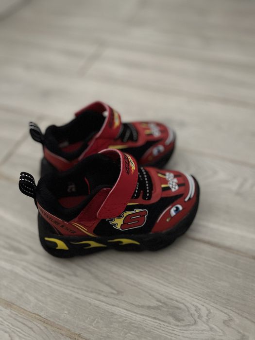 21ви номер, скечърс , като нови, светещи