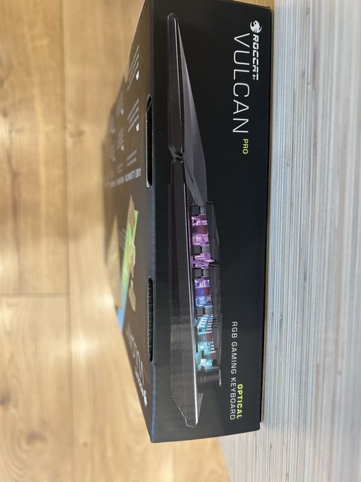 ROCCAT Vulcan Pro Геймърска механична клавиатура