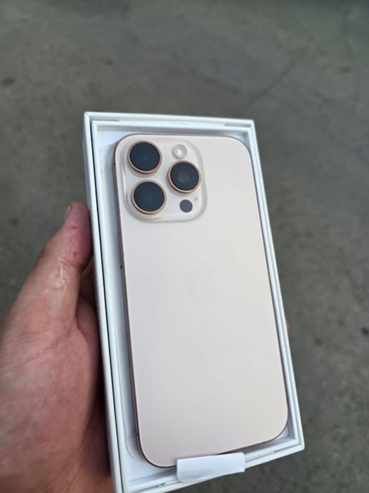 Продам Iphone 16 pro