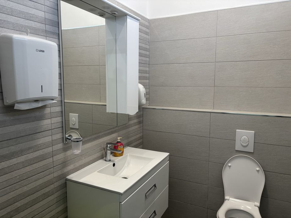 Inchiriez Birou 70 m2 in Roman / Cabinet /Sediu firma