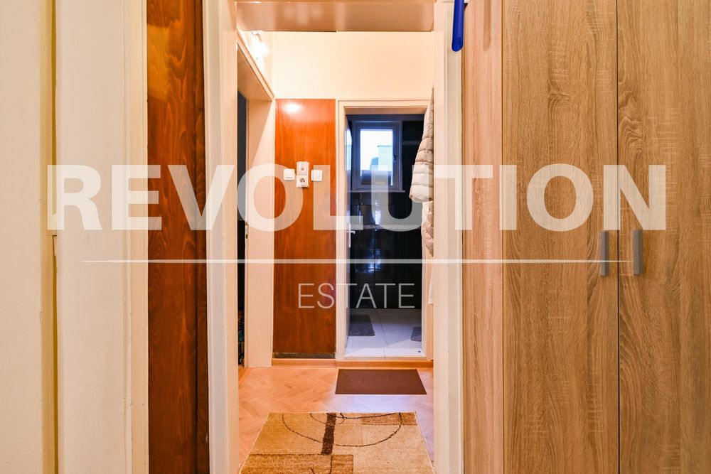 Дава се под наем Четиристаен апартамент в София, Оборище - 90 кв.м за 850 € - Снимка #9