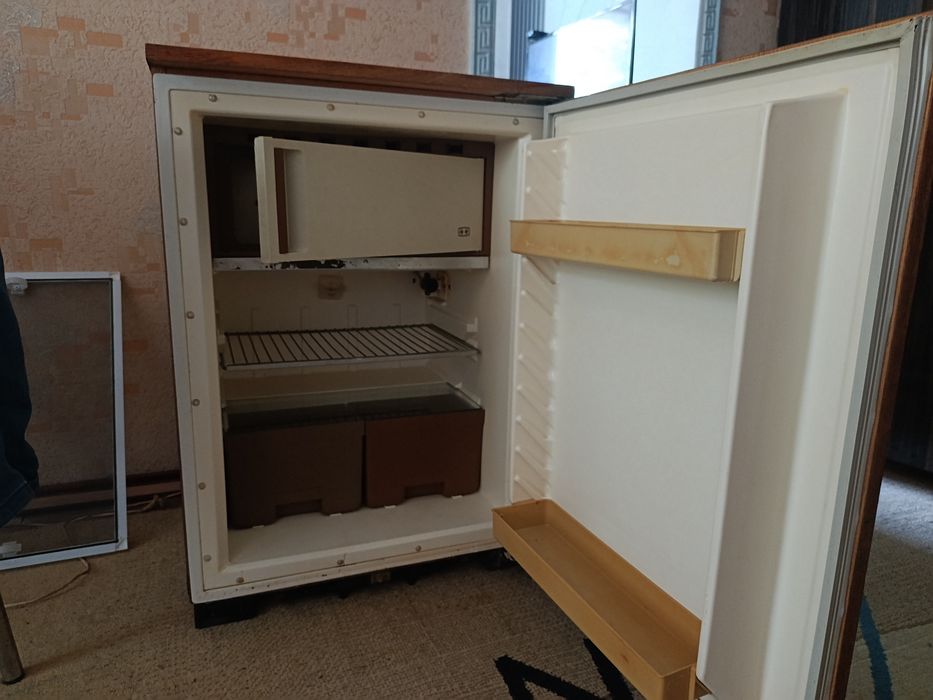 Продается и холодильник снайге-5
