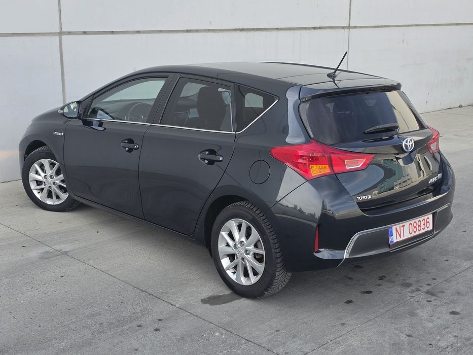Toyota Auris Hybrid 2015 xenon navi Trapa clima Camera schimb variante