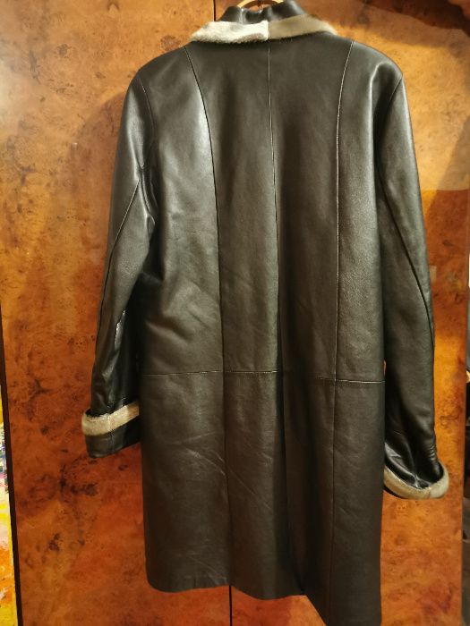 Пальто кожаное женское