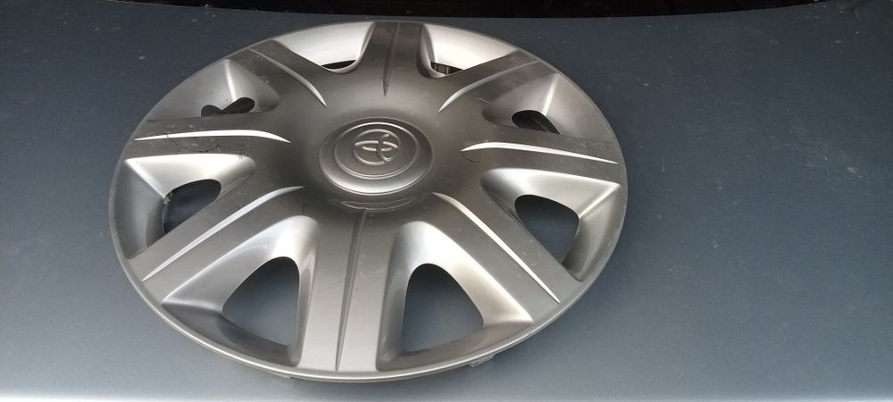 Колпаки на toyota 15-14 дюим.