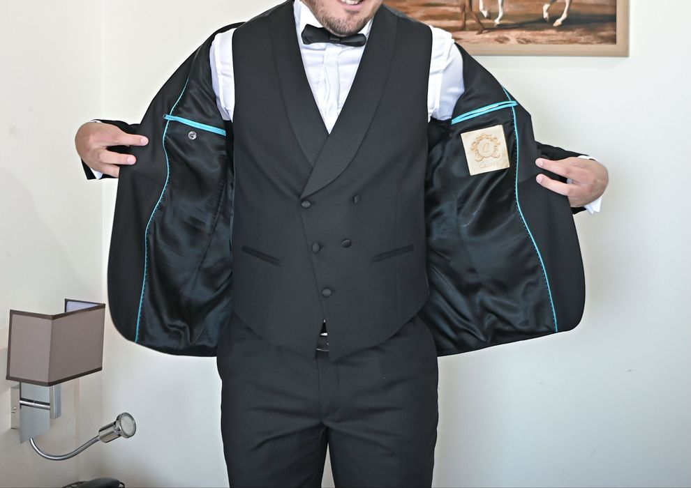 Costum ginere / nas Cesar’s marimea 54 stare excelenta