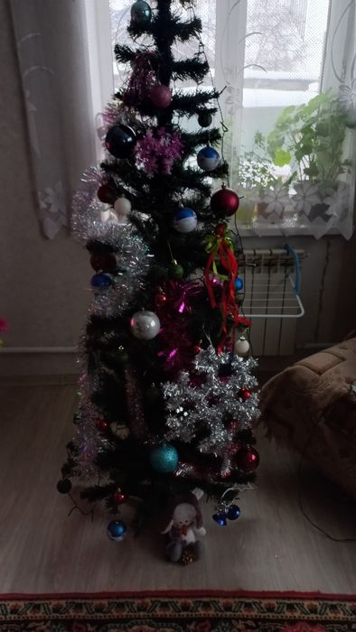 Продам недорого искусственную ёлку