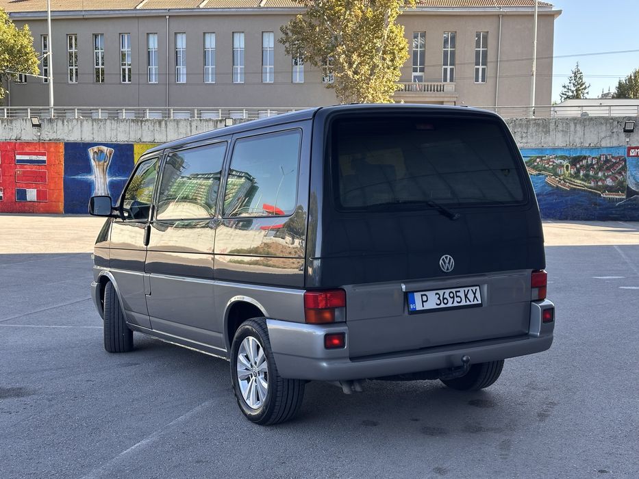 Volkswagen Caravelle 2000 г.