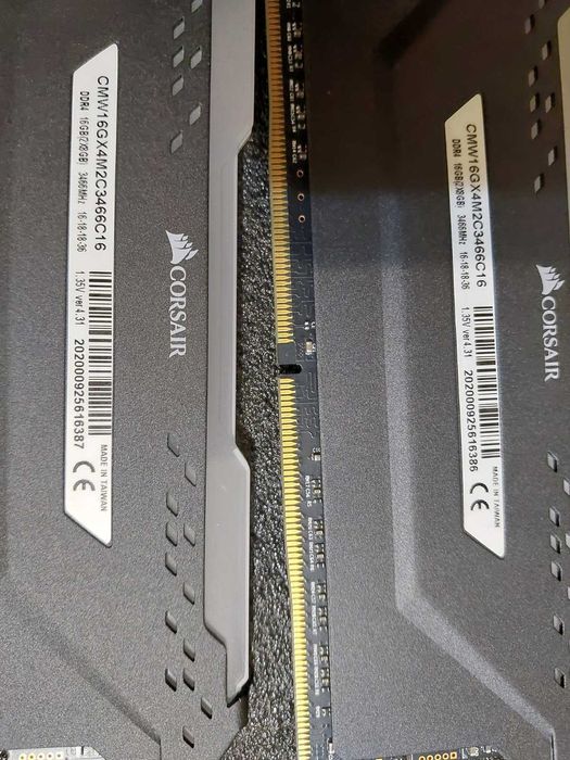 16GB 3466Mhz CL16 - Corsair Vengance RGB PRO