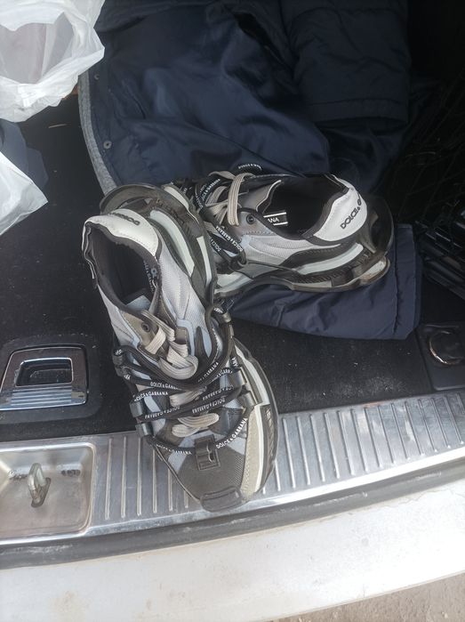 Продавам маратонки Долче габана