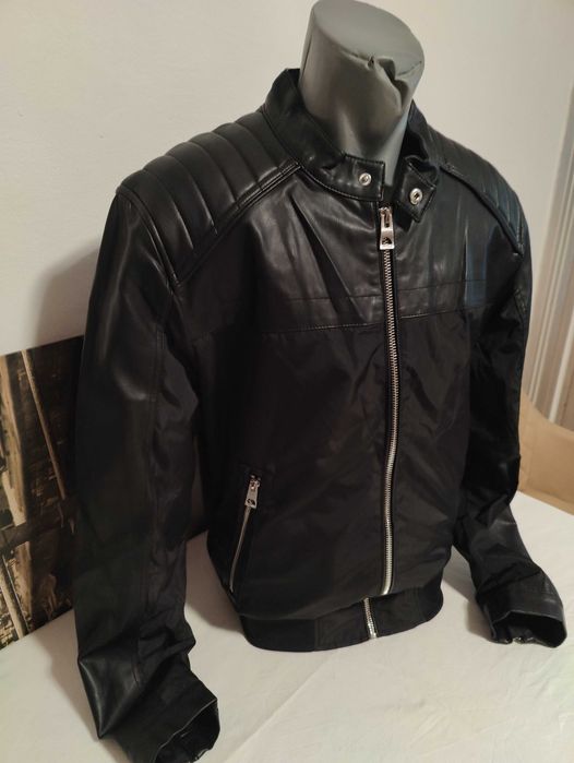 Geaca Guess masura L