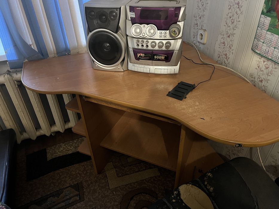 Продам угловоц компьютерный стол