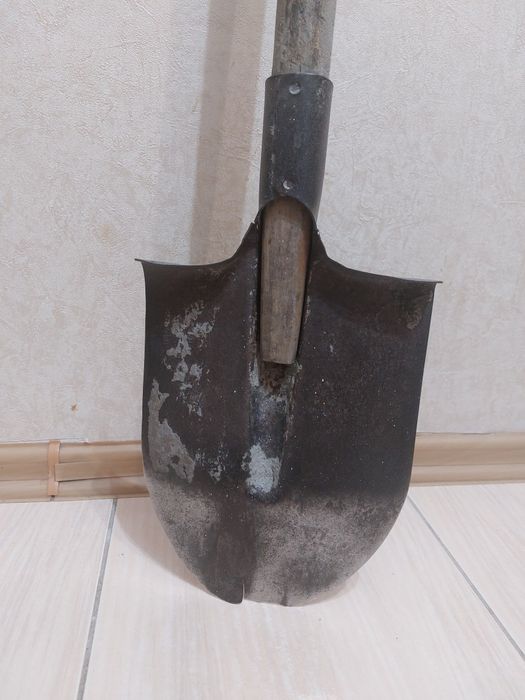 Лопатая штыковая