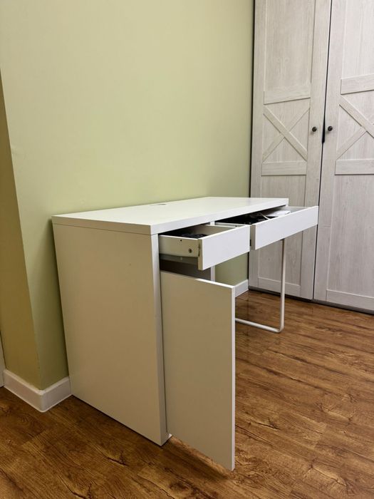 Письменный стол