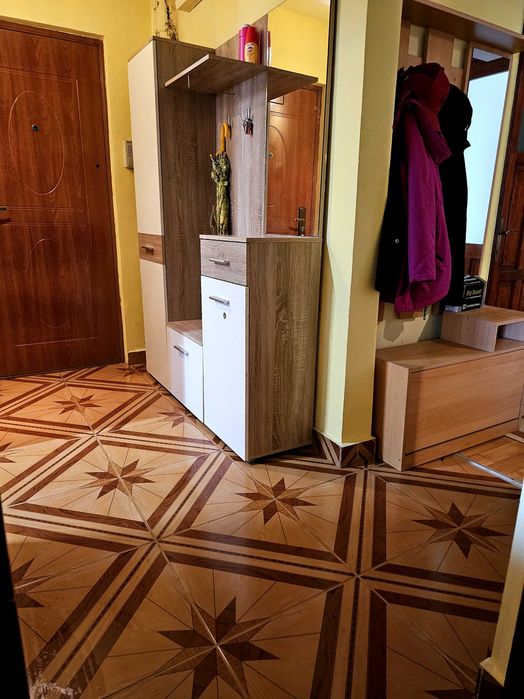 Apartament 3 camere ultracentral zona Profi Simeria