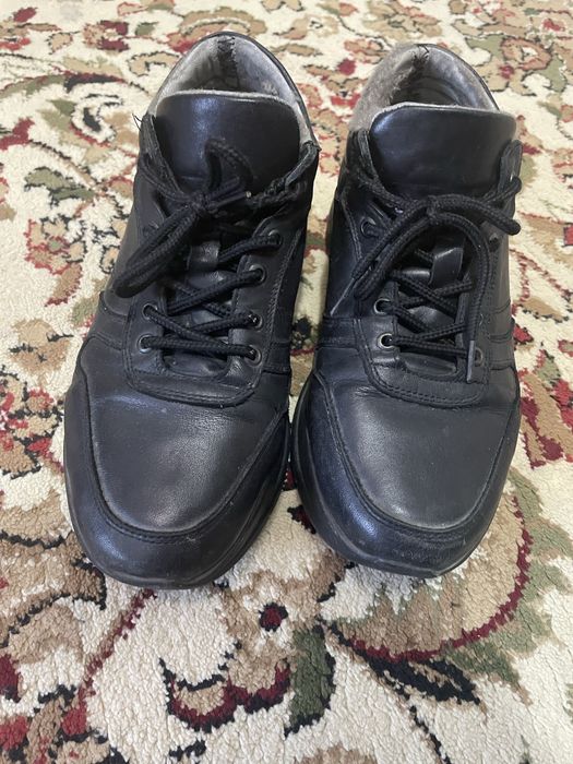 Продам зимнюю обувь