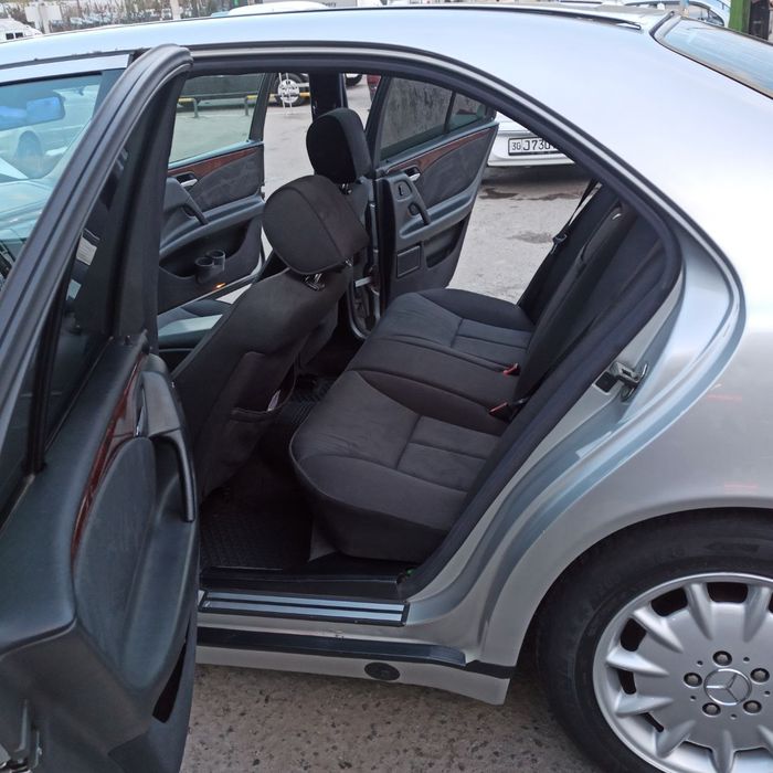 Mercedes Benz W210 E200