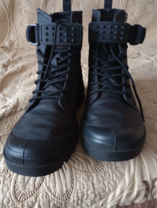 Bocanci palladium mărimea 38 noi nouti