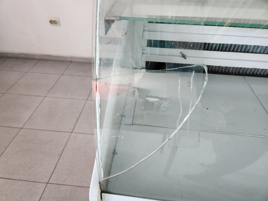 Холодильник витринный