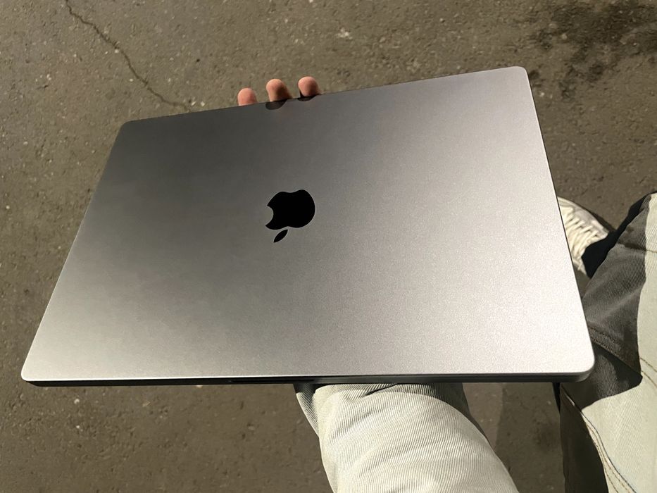 MacBook Pro 16-inch 16/512 20 coat ga yetadi quvati super laptop 10/10