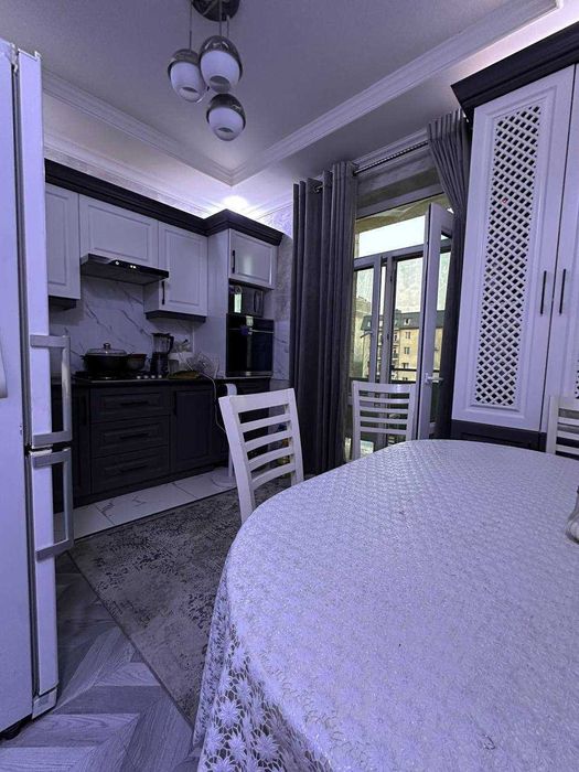 Srochno sotiladi! 3 xonali kvartira, Sergeli 3 A, 100 m²