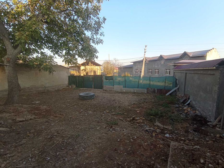 Продам дом в Кибрае. Не далеко от центра